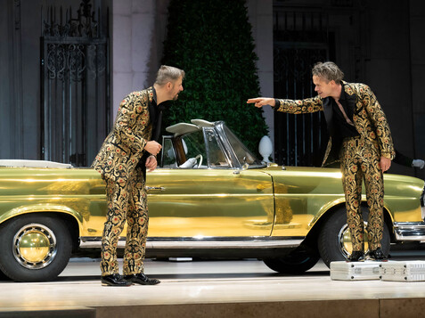 Jedermann 2024: Philipp Hochmair (Jedermann), Kristof Van Boven (Mammon) | © Salzburger Festspiele / Monika Rittershaus