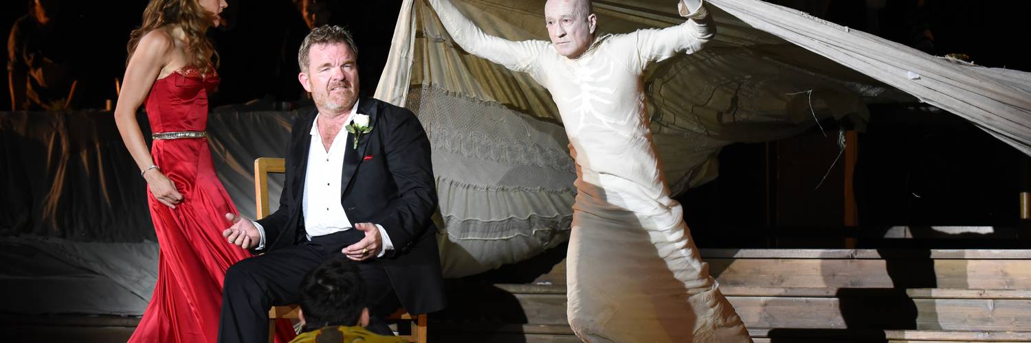 Jedermann (Everyman) at Cathedral square in Salzburg 2016 • Miriam Fussenegger (Buhlschaft), Cornelius Obonya (Jedermann)  | © Salzburger Festspiele / Forster