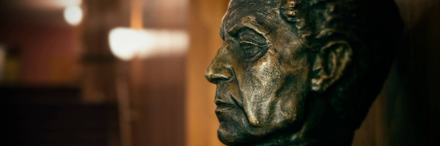 Großes Festspielhaus - Statue from Herbert von Karajan | © Luigi Caputo