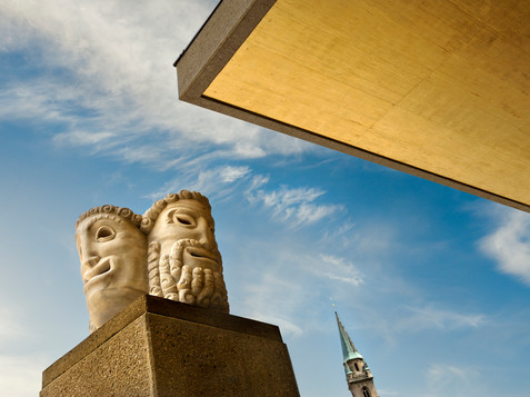 Masks in front of the Festspiel houses - Salzburger Festspiele | © Luigi Caputo