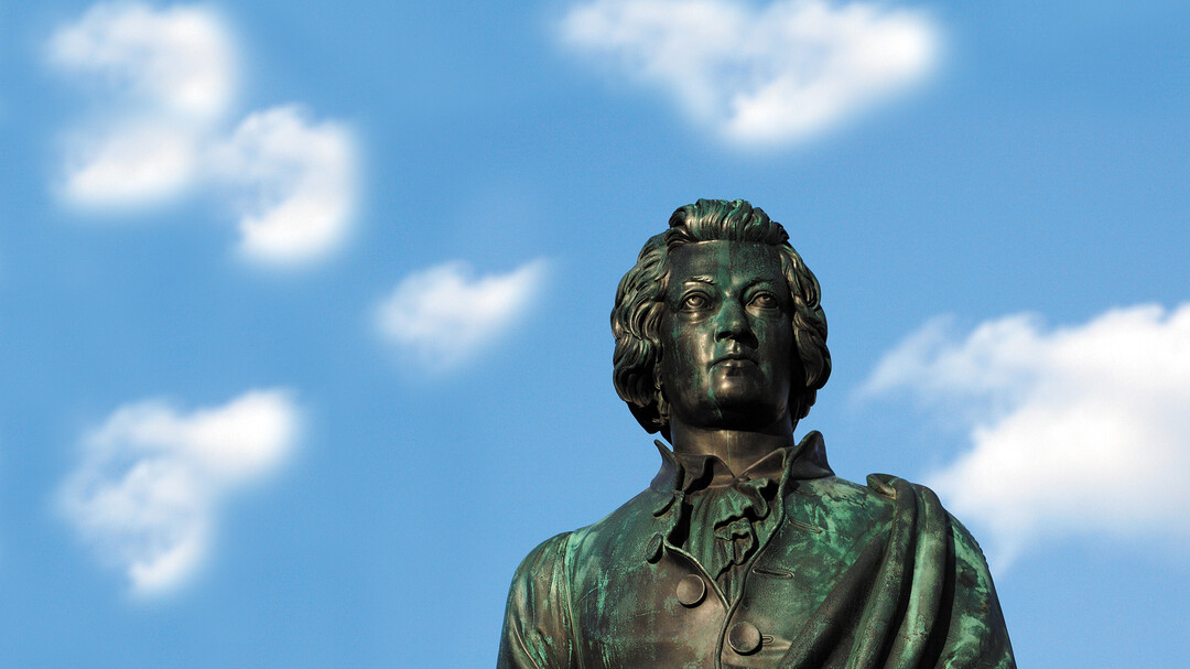 Mozart statue on the Mozart square in Salzburg | © Tourismus Salzburg