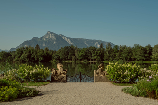 Schloss Leopoldskron mit Blick über den Leopoldskroner Weiher Richtung Untersberg | © Tourismus Salzburg