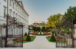 Mirabell Gardens with a view of Hohensalzburg Fortress | © Tourismus Salzburg