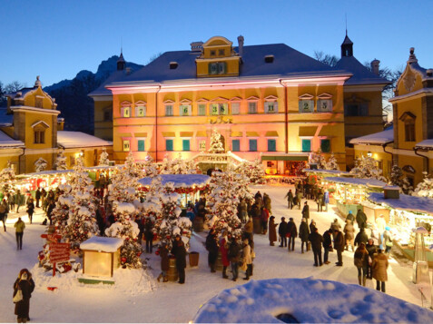 romantic christmas market in Hellbrunn near Salzburg | © Roland Zauner
