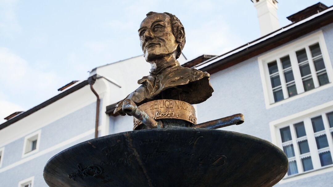 Josef Mohr fountain in Mariapfarr | © SalzburgerLand Tourismus