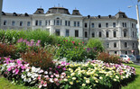 Green traffic island near the justice building  | © Tourismus Salzburg GmbH / G. Breitegger