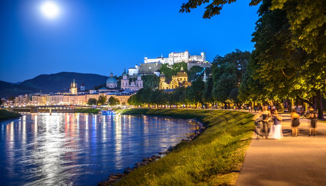 Salzach Promenade by Night | © Tourismus Salzburg GmbH / G. Breitegger