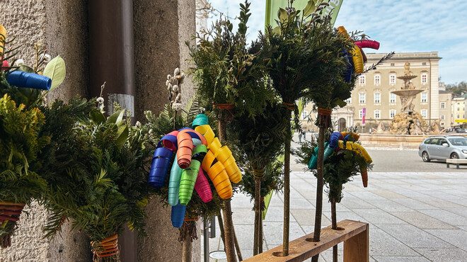 Easter palms at Salzburger Heimatwerk | © Tourismus Salzburg / B. Brunauer