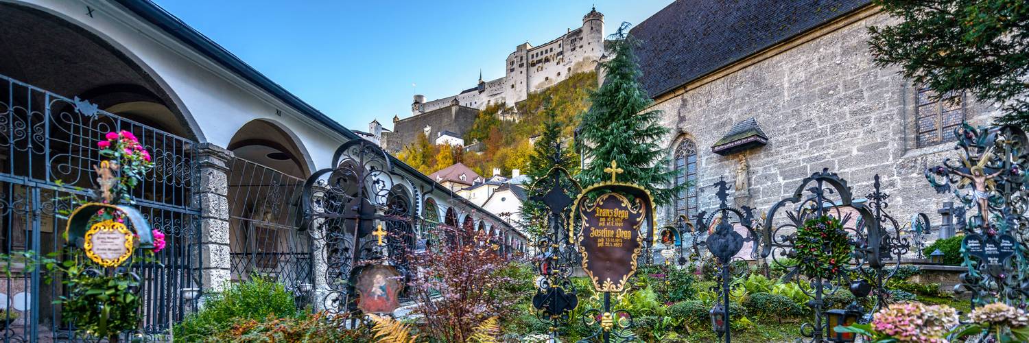 St. Peter's Cemetery with a View of Hohensalzburg Fortress | © Tourismus Salzburg GmbH / G. Breitegger