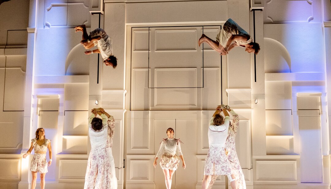 Ensemble Cirque Le Roux beim Winterfest 2025 in Salzburg | © Le Beon Marché Rive Gauche