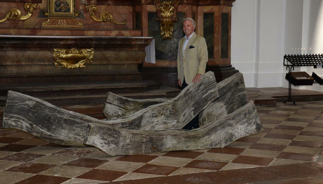 Exhibition from David Nash in the Kollegienkirche | © salzburgfoundation.at / Manfred Siebinger