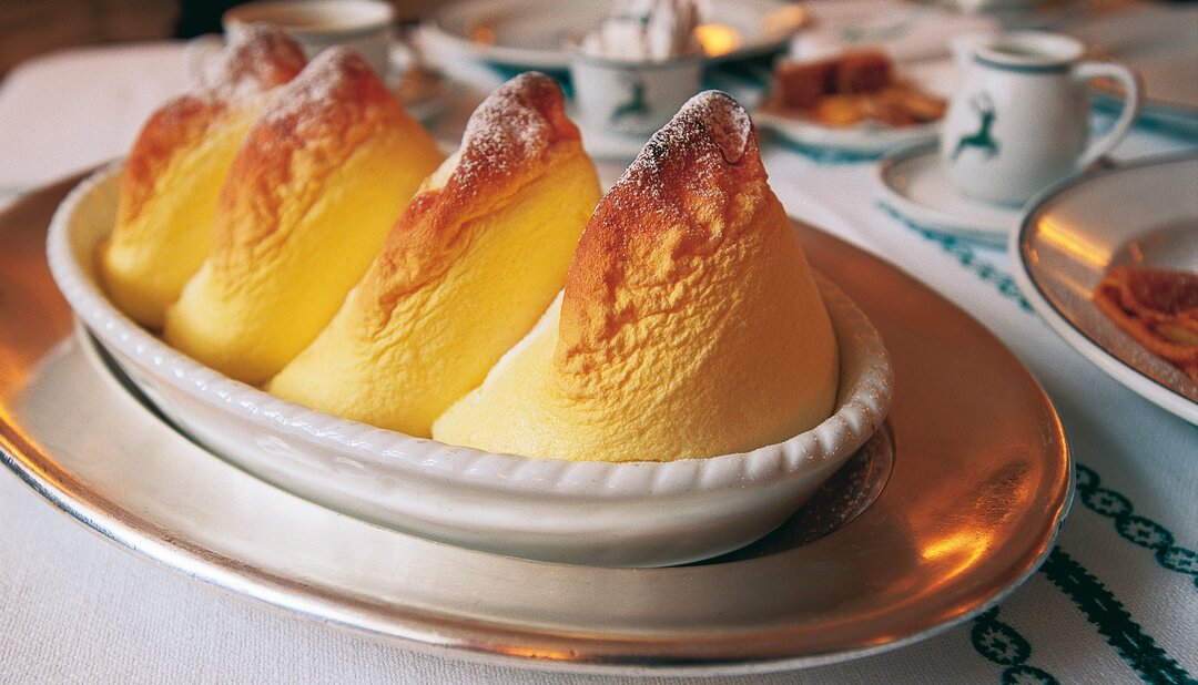 Die berühmten Salzburger Nockerl. Typische Salzburger Süßspeise | © Tourismus Salzburg GmbH