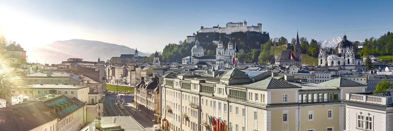 Hotel Sacher with a view to the Salzburg oldtown | © Hotel Sacher