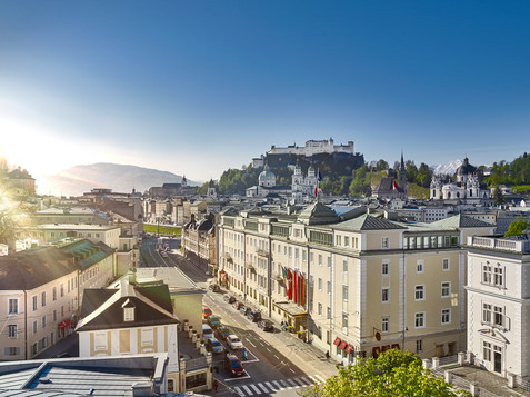 Hotel Sacher with a view to the Salzburg oldtown | © Hotel Sacher