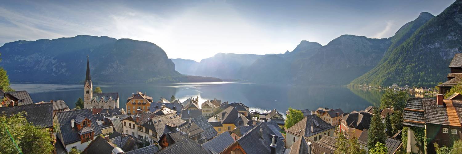 Panoramaaussicht über Hallstatt auf den Hallstättersee | © OÖ Tourismus