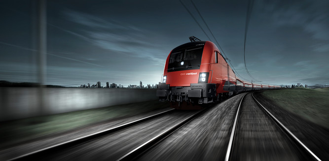 To Salzburg by ÖBB Railjet | © ÖBB