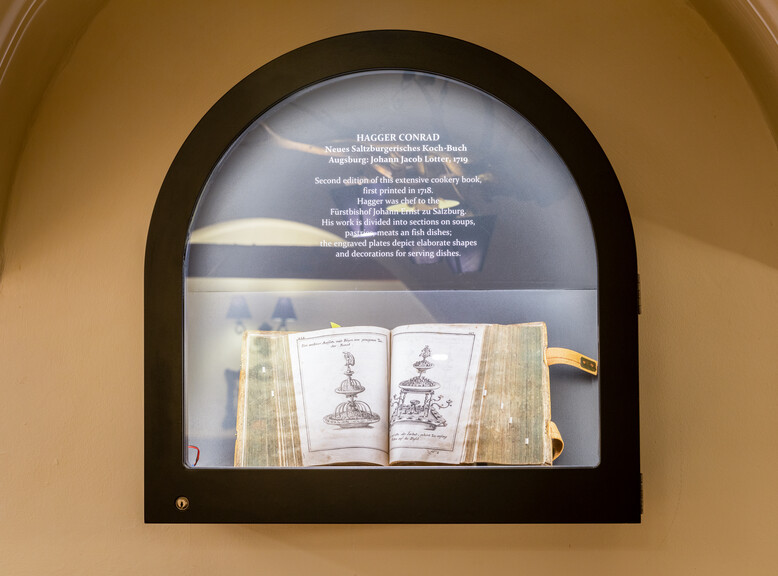 Baroque cookbook by Conrad Hagger | © Catalin Cucu