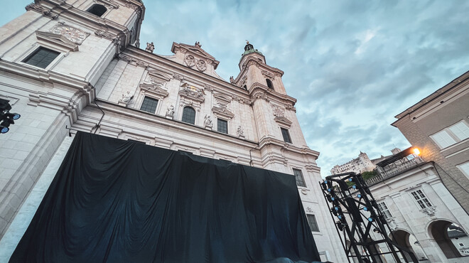 Seeing Jedermann on the cathedral square: a dream of many festival-goers | © Tourismus Salzburg / B. Brunauer