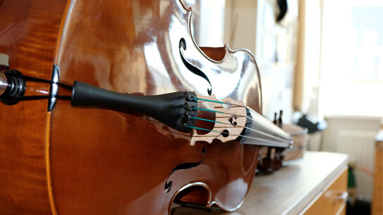 Violin made by Salzburg’s Master Violinmaker  Peter Svatek  | © christina-schreibt 