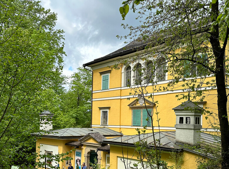 The Monatsschlössl on Hellbrunn Hill has been home to the Folklore Museum for 100 years. | © Tourismus Salzburg / K. Brugger