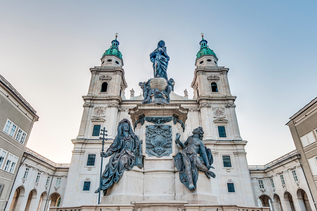 Domplatz Salzburg  | © Anibal Trejo 