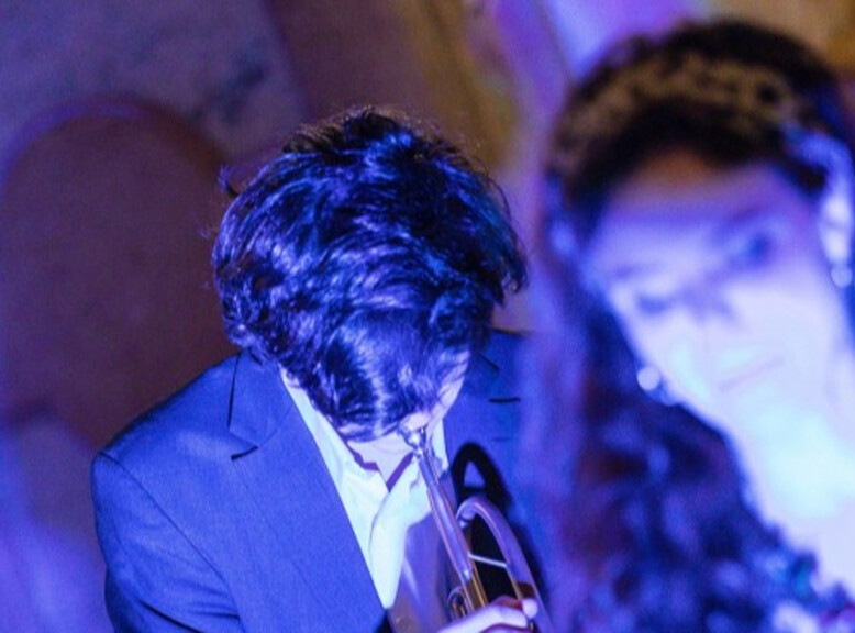 Laura Zotti and a band member | © Stadt Salzburg / J. Knoll