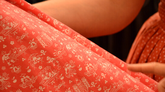 "Green Market" print from the Lanz traditional costume shop in Salzburg | © Tourismus Salzburg GmbH / S. Prommegger