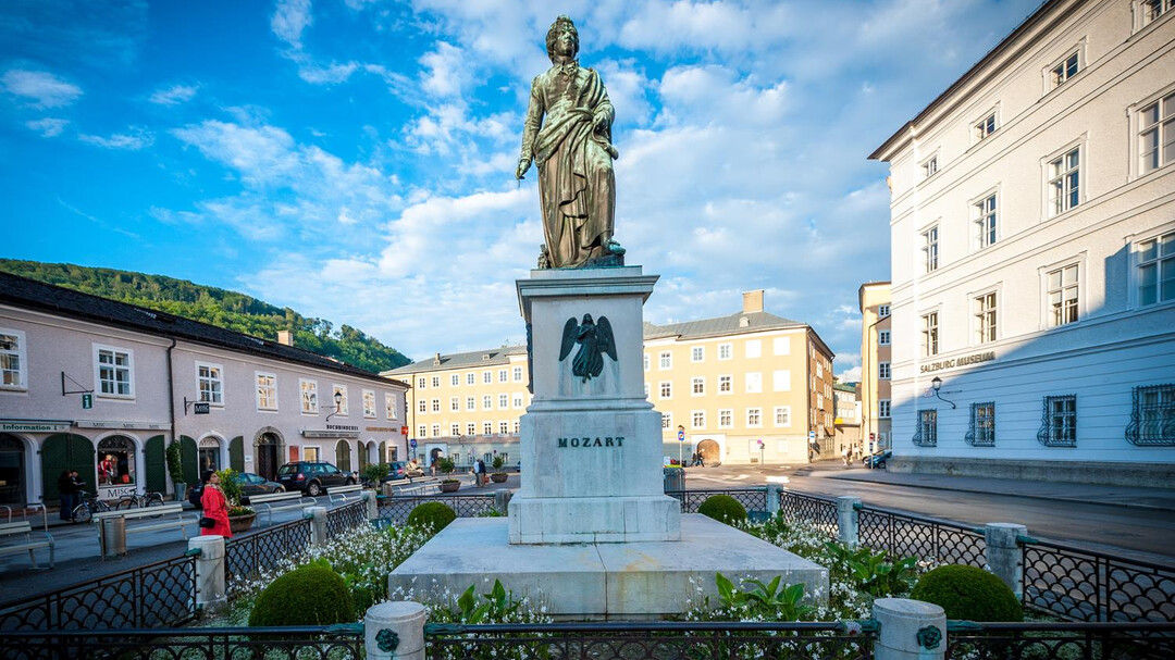 Mozartplatz in Salzburg | © Tourismus Salzburg GmbH / G. Breitegger