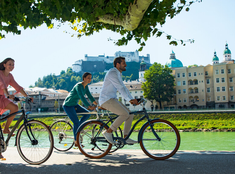 Cycling along the Salzach | © Tourismus Salzburg GmbH / A. Hechenberger