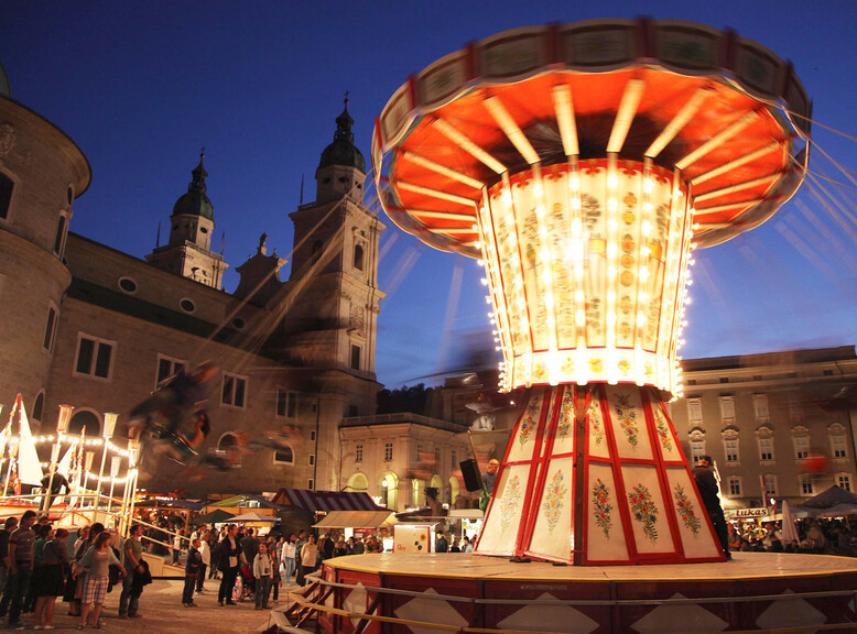 Rupertikirtag at the Residenzplatz Square  | © Wildbild Altstadt Salzburg 