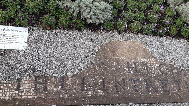Roman mosaic under the Mozart statue on Mozartplatz in Salzburg  | © Tourismus Salzburg GmbH / M. Trummer
