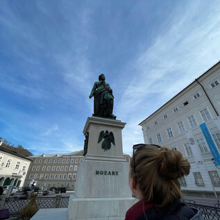 Mozart Statue at Mozartplatz in Salzburg | © Tourismus Salzburg GmbH / M. Trummer