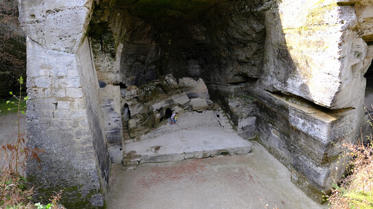 The stage of the Stone Theatre in Hellbrunn  | © christina-schreibt 