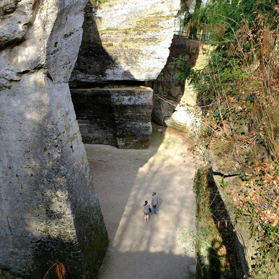 View to the Stone Theatre in Hellbrunn  | © christina-schreibt 