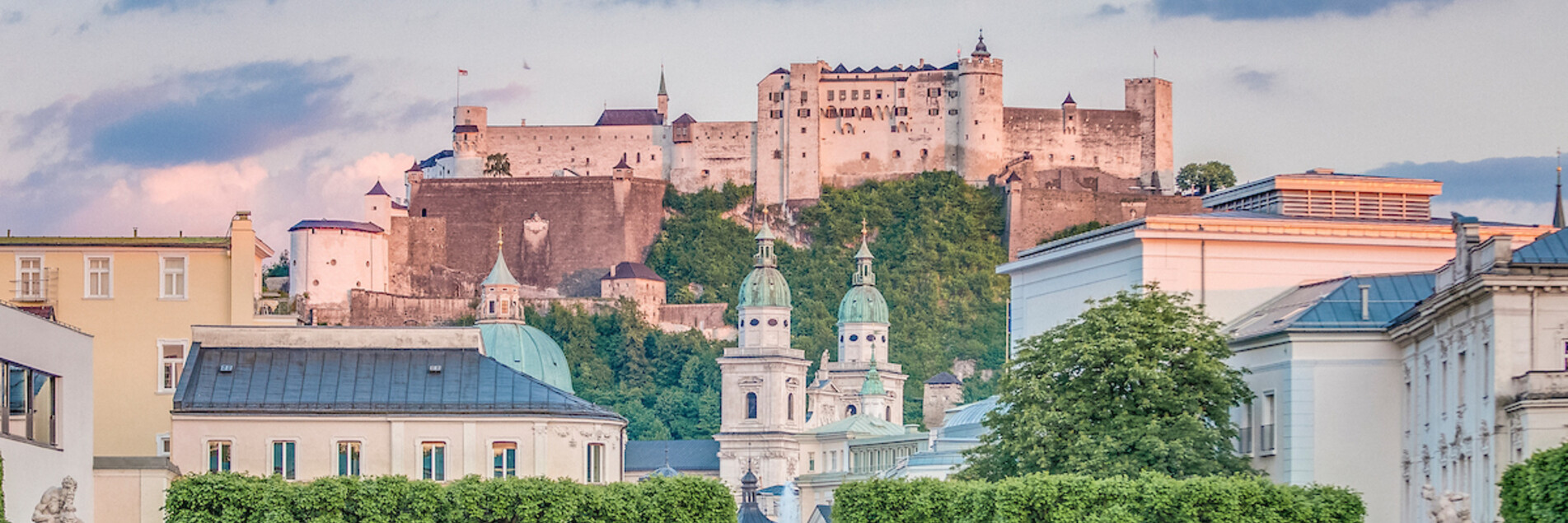 Mirabell Gardends with view to the old town of Salzburg  | © Anibal Trejo