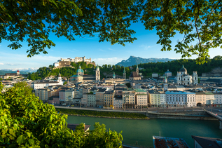 Panorama der Salzburger Altstadt im Sommer vom Kapuzinerberg aus | © Tourismus Salzburg, Foto: Breitegger Günter
