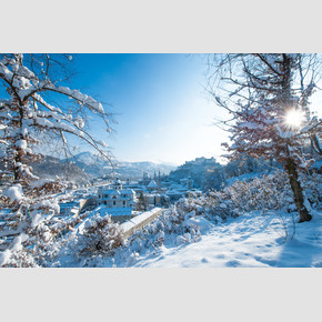 View from Mönchsberg down to the historical city center of Salzburg during winter | © Tourismus Salzburg, Foto: Breitegger Günter