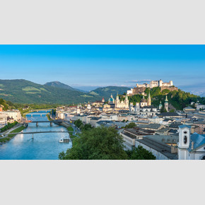 View from Mönchsberg down to the old city center | © Tourismus Salzburg, Foto: Breitegger Günter
