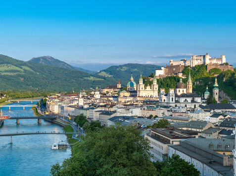 View from Mönchsberg down to the old city center | © Tourismus Salzburg, Foto: Breitegger Günter