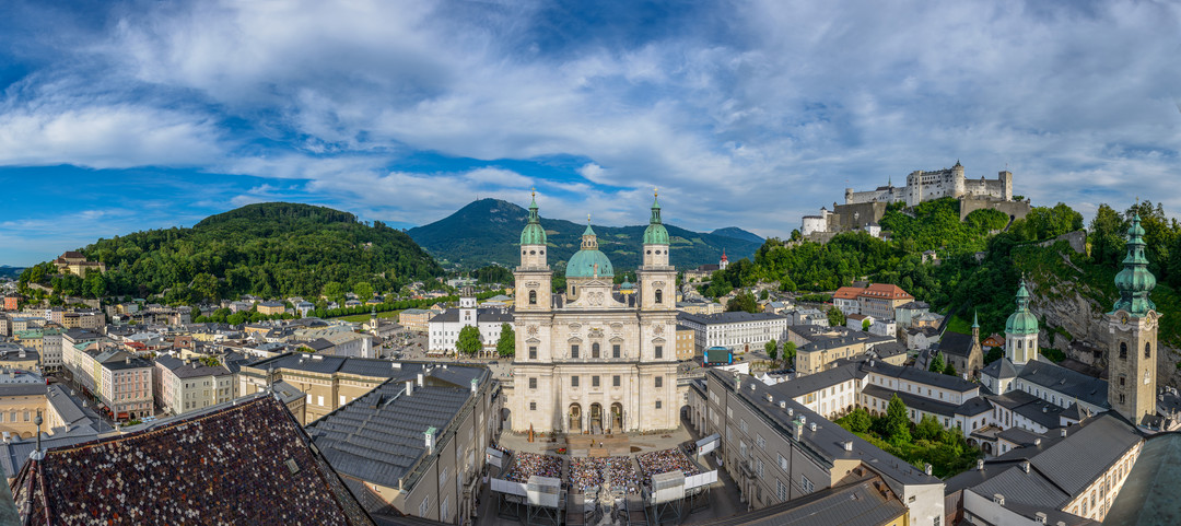 View down to the Jedermann stage 2015 at Domplatz in Salzburg | © Tourismus Salzburg, Foto: Breitegger Günter