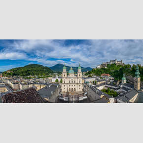 View down to the Jedermann stage 2015 at Domplatz in Salzburg | © Tourismus Salzburg, Foto: Breitegger Günter