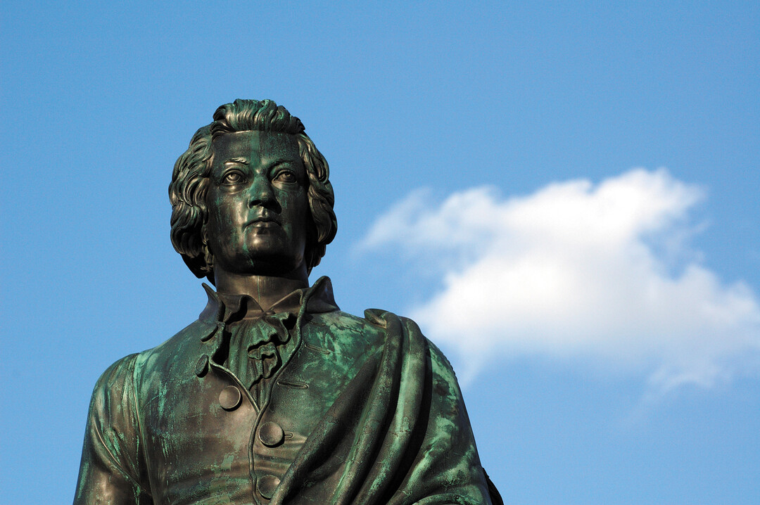 W. A. Mozart statue on Mozartplatz in Salzburg | © Tourismus Salzburg, Foto: B. Reinhart