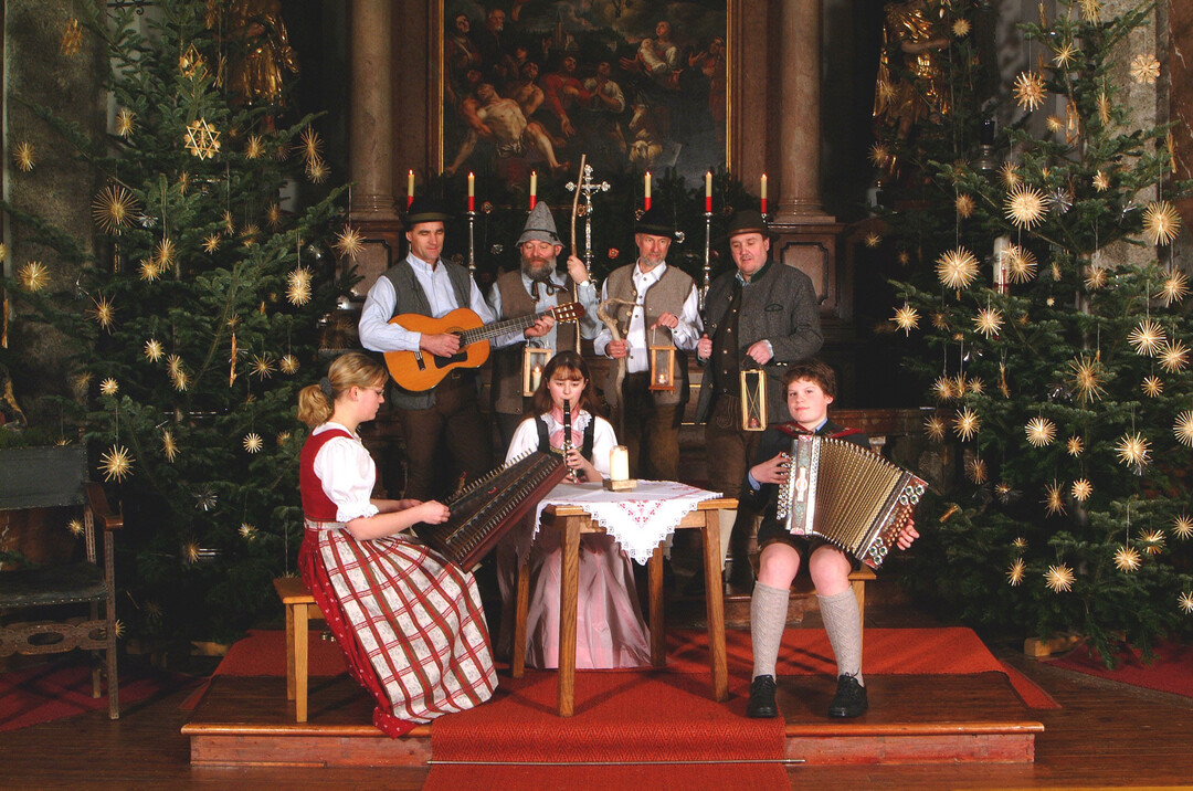Advent singing in the church of St. Leonhard in Salzburg | © Tourismusverband Grödig