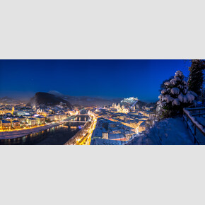 View from Mönchsberg down to the old city of Salzburg in Winter | © Tourismus Salzburg , Foto: Breitegger Günter