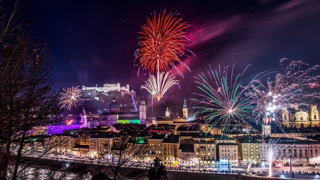 New Year's Eve firework in the old city of Salzburg | © Tourismus Salzburg, Foto: Breitegger Günter