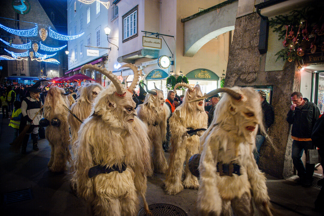 Perchtenlauf in the old city of Salzburg | © Tourismus Salzburg, Foto: Breitegger Günter