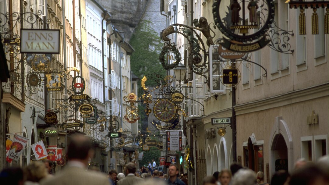 Shopping at Getreidegasse Salzburg | © Tourismus Salzburg