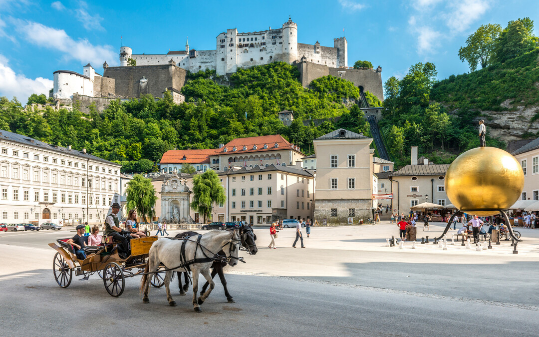 Kapitelplatz with a view to fortress Hohensalzburg | © Tourismus Salzburg, Foto: Breitegger Günter