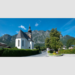 Pilgrimage Church of St. Leonhard, Grödig near Salzburg with Untersberg | © Albin Niederstrasser