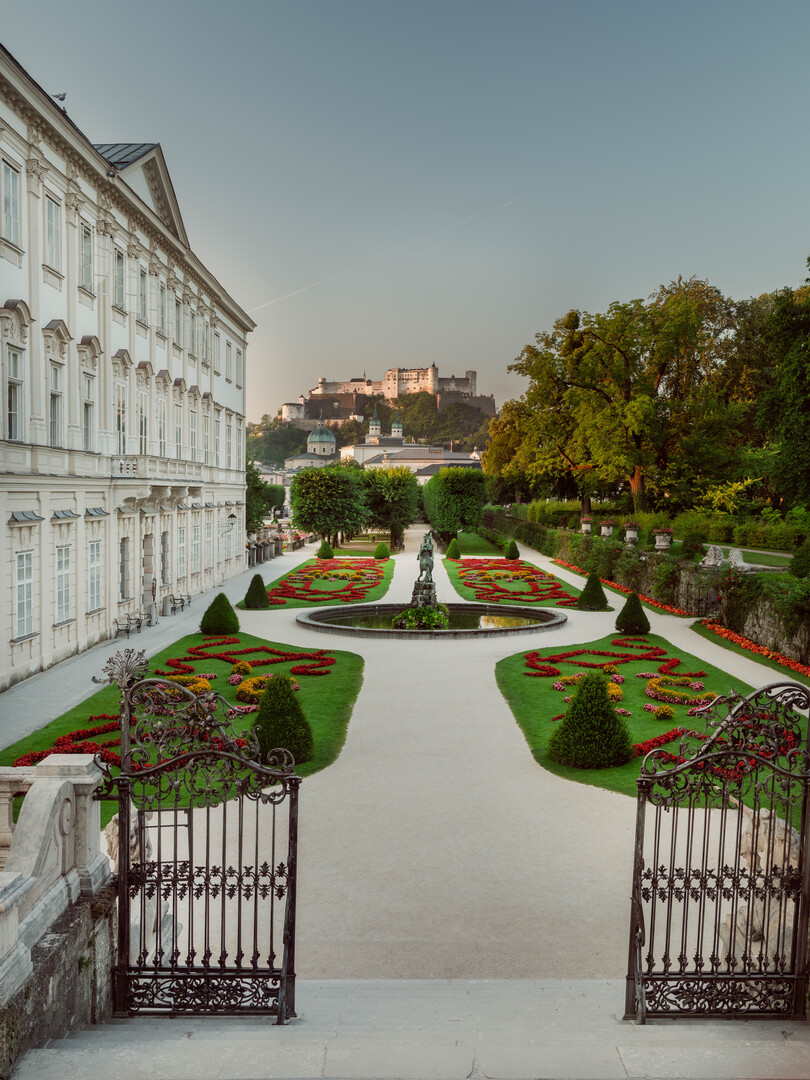 The Mirabell Gardens with a view of the Pegasus Fountain, around which Maria and the children dance in the film, as well as the famous 'Do-Re-Mi Steps'. | © Tourismus Salzburg GmbH, Foto: Patrick Langwallner